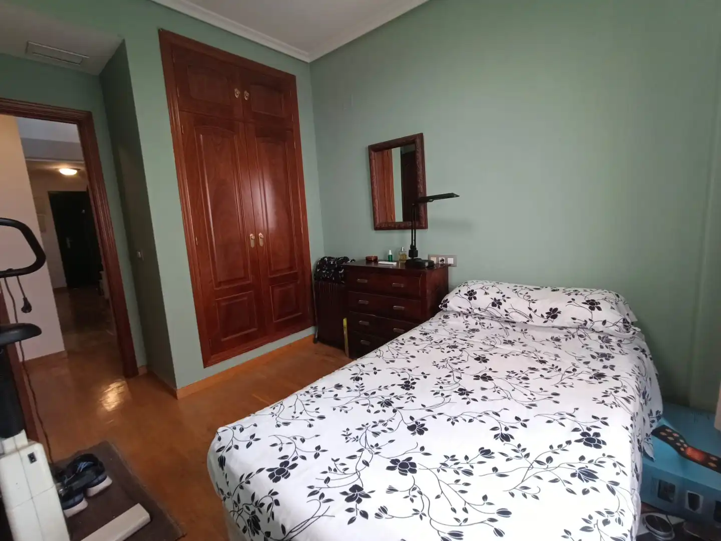 Dormitori de Casa adosada en venda en Cáceres amb Parquet i Traster