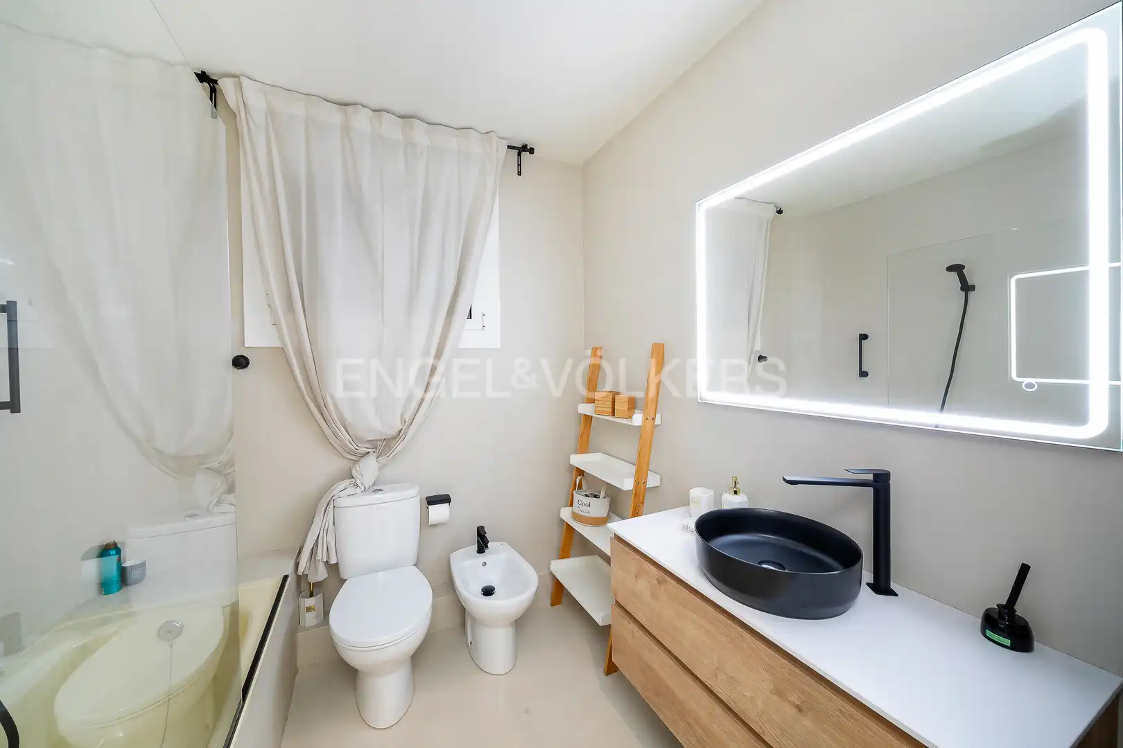 Baño de Piso en venta en Barcelona con Aire acondicionado, Calefacción y Balcón