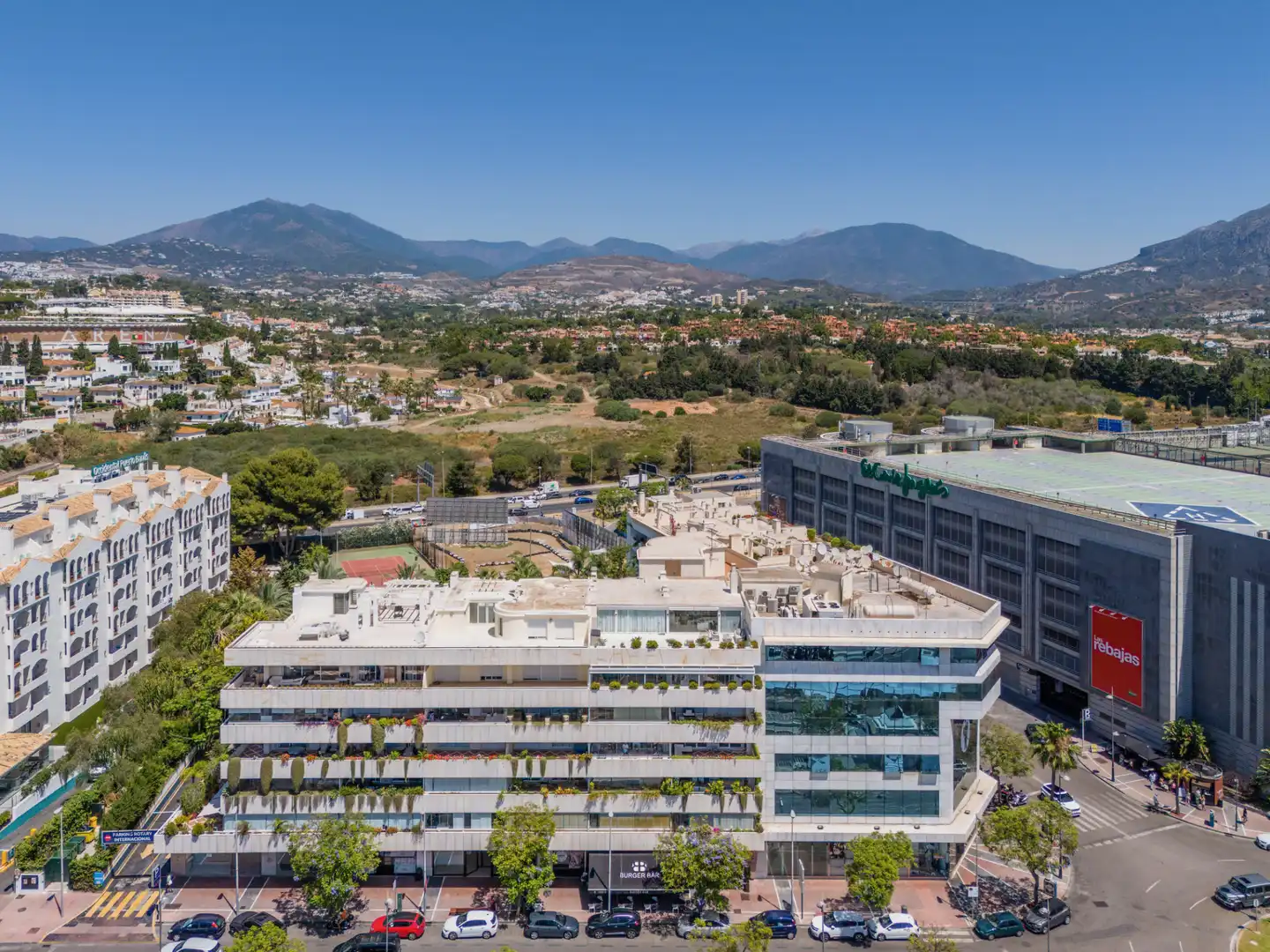 Locale commerciale in vendita a Nueva Andalucía