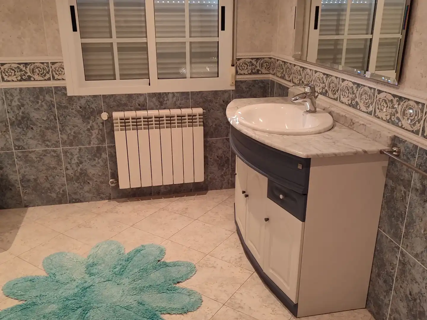 Baño de Casa o chalet en venta en Oroso con Calefacción, Terraza y Trastero