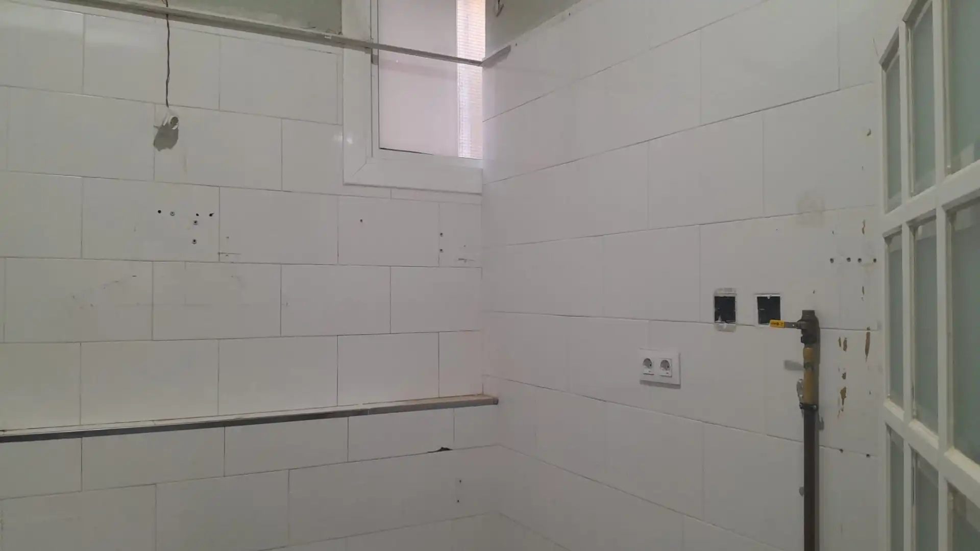 Baño de Local de alquiler en Montcada i Reixac