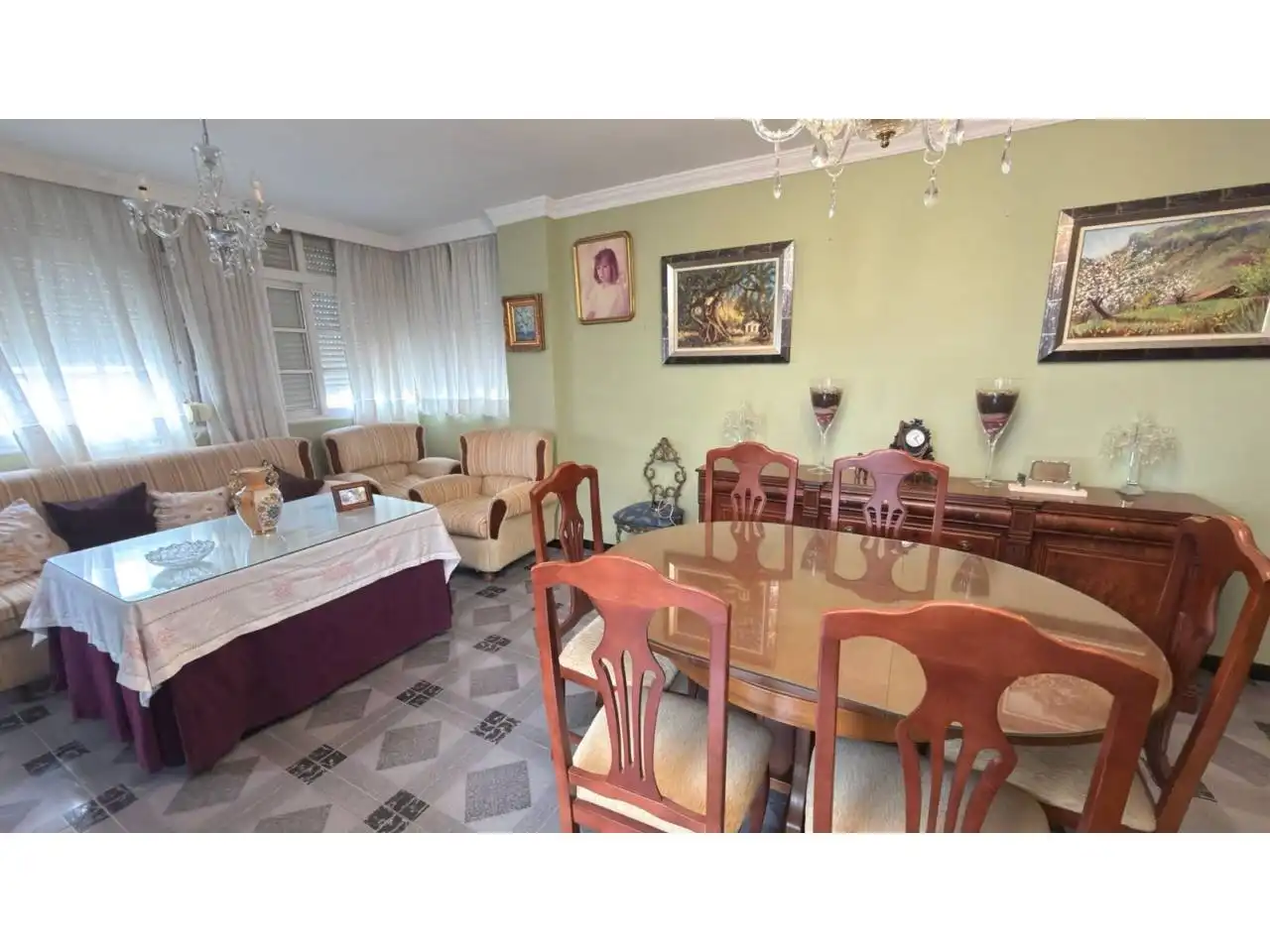 Comedor de Piso en venta en Vélez-Málaga con Aire acondicionado, Terraza y Piscina comunitaria