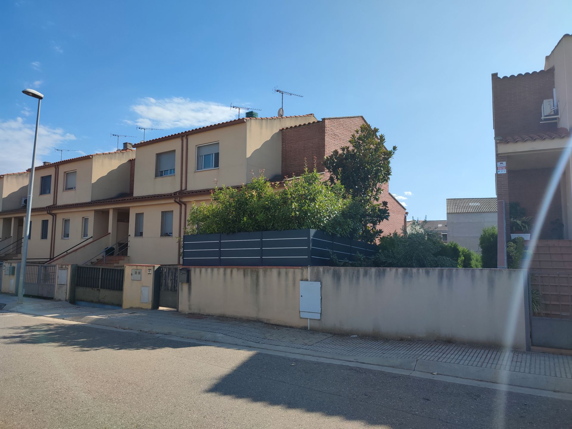Vista exterior de Casa adosada en venta en Golmés con Aire acondicionado, Calefacción y Jardín privado