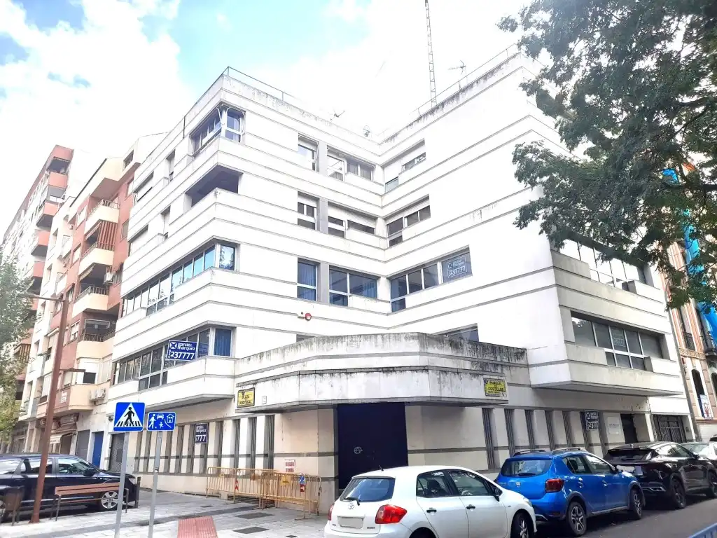 Gewerbefläche zur Miete in Plaza Portugal, imagen 2
