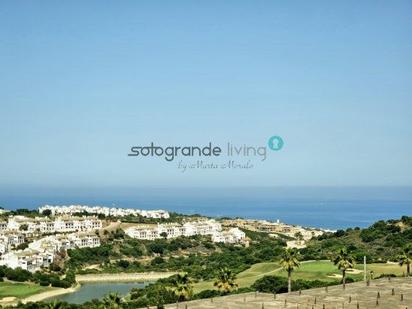 Vista exterior de Apartament de lloguer en La Alcaidesa amb Aire condicionat i Terrassa