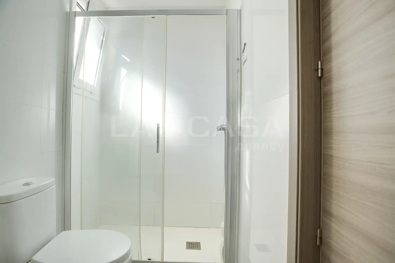 Bathroom of Attic for sale in L'Hospitalet de Llobregat  with Balcony