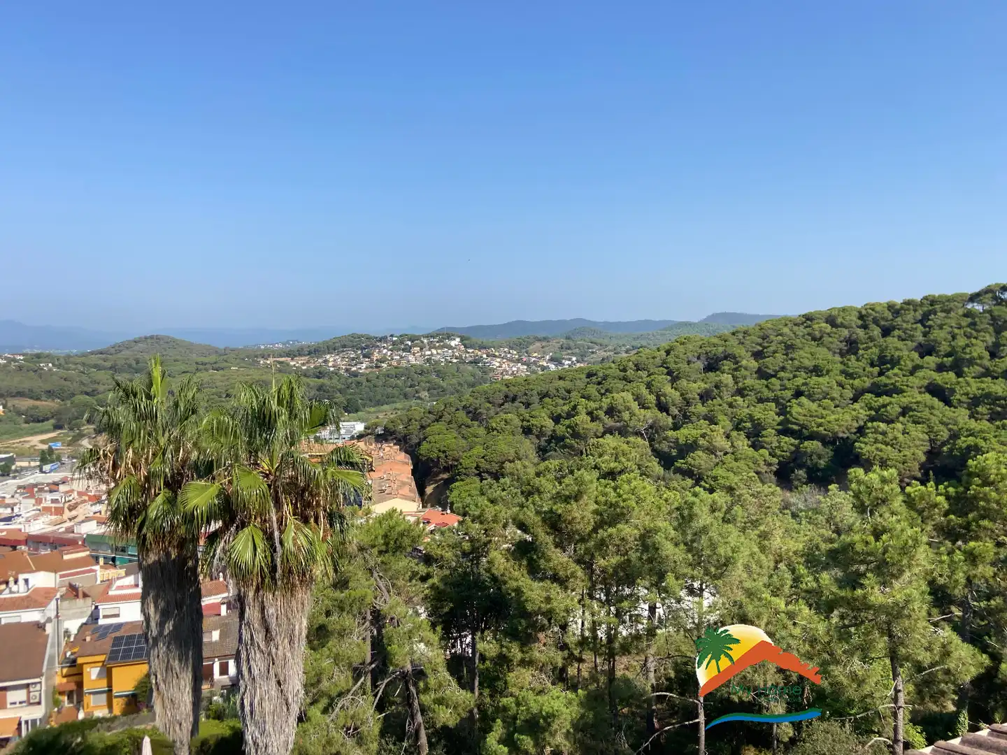Vista exterior de Casa adosada en venda en Blanes amb Aire condicionat, Calefacció i Jardí privat