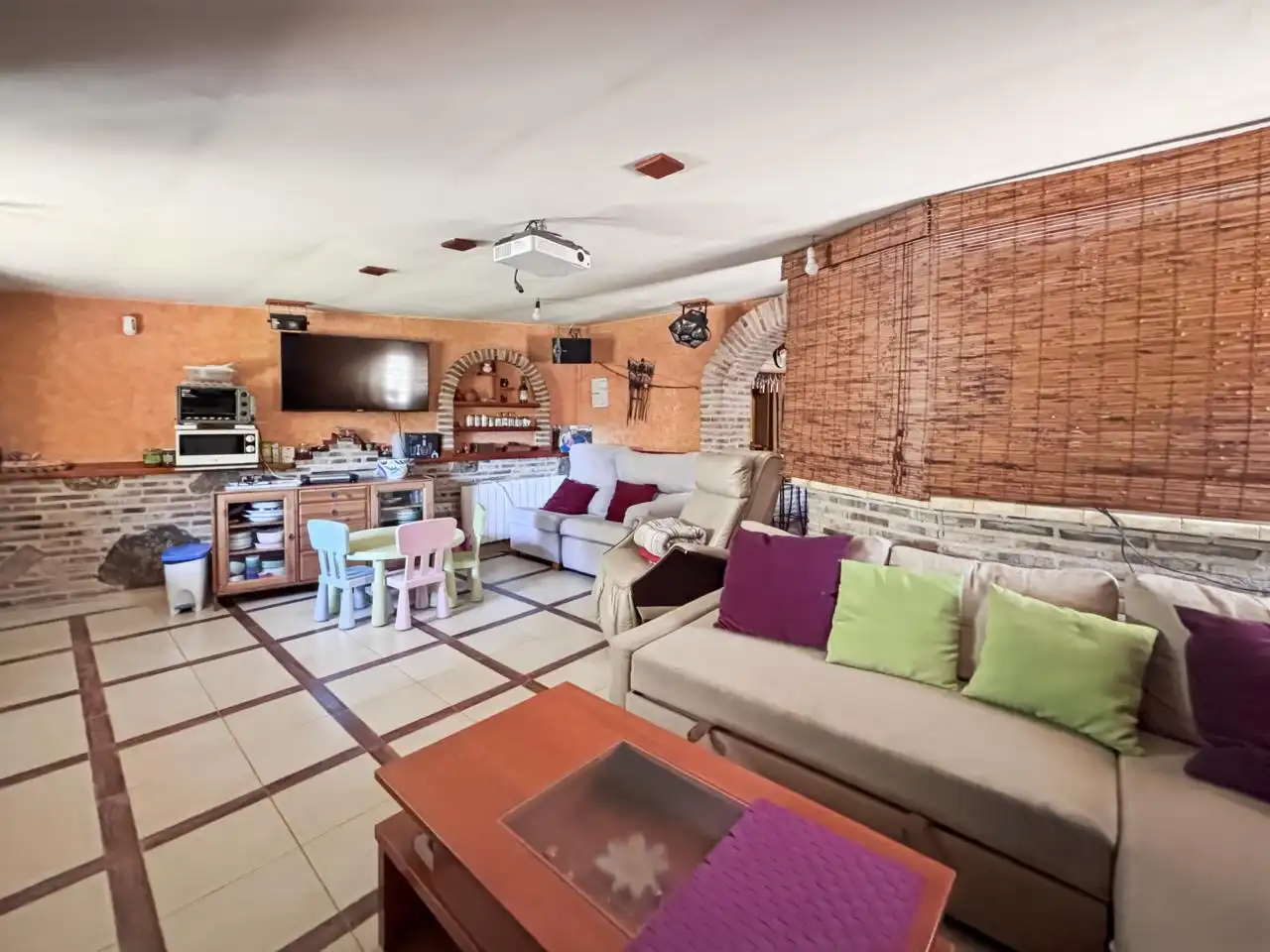 Sala d'estar de Casa o xalet en venda en El Escorial amb Calefacció, Jardí privat i Terrassa