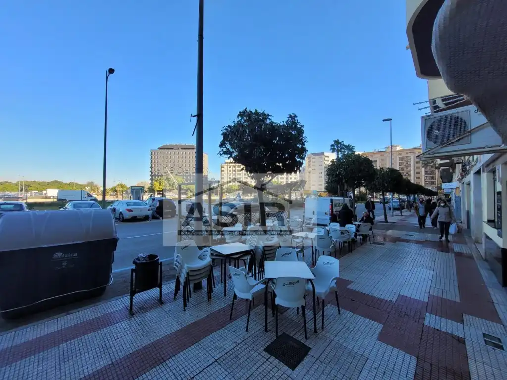 Vista exterior de Local en venta en Valencia