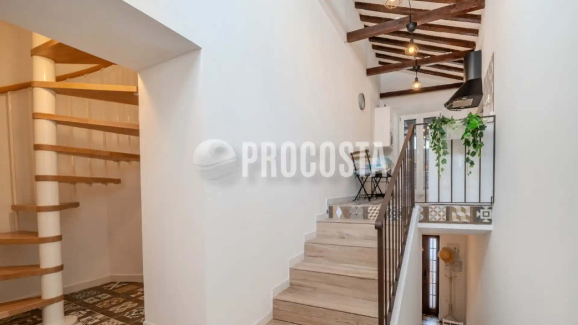Casa adosada en venta en Plaza de la Constitución, Almuñecar Centro
