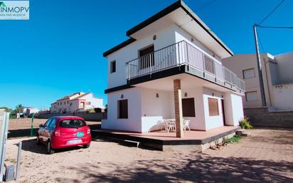 Vista exterior de Casa o xalet en venda en Vinaròs amb Aire condicionat, Calefacció i Jardí privat