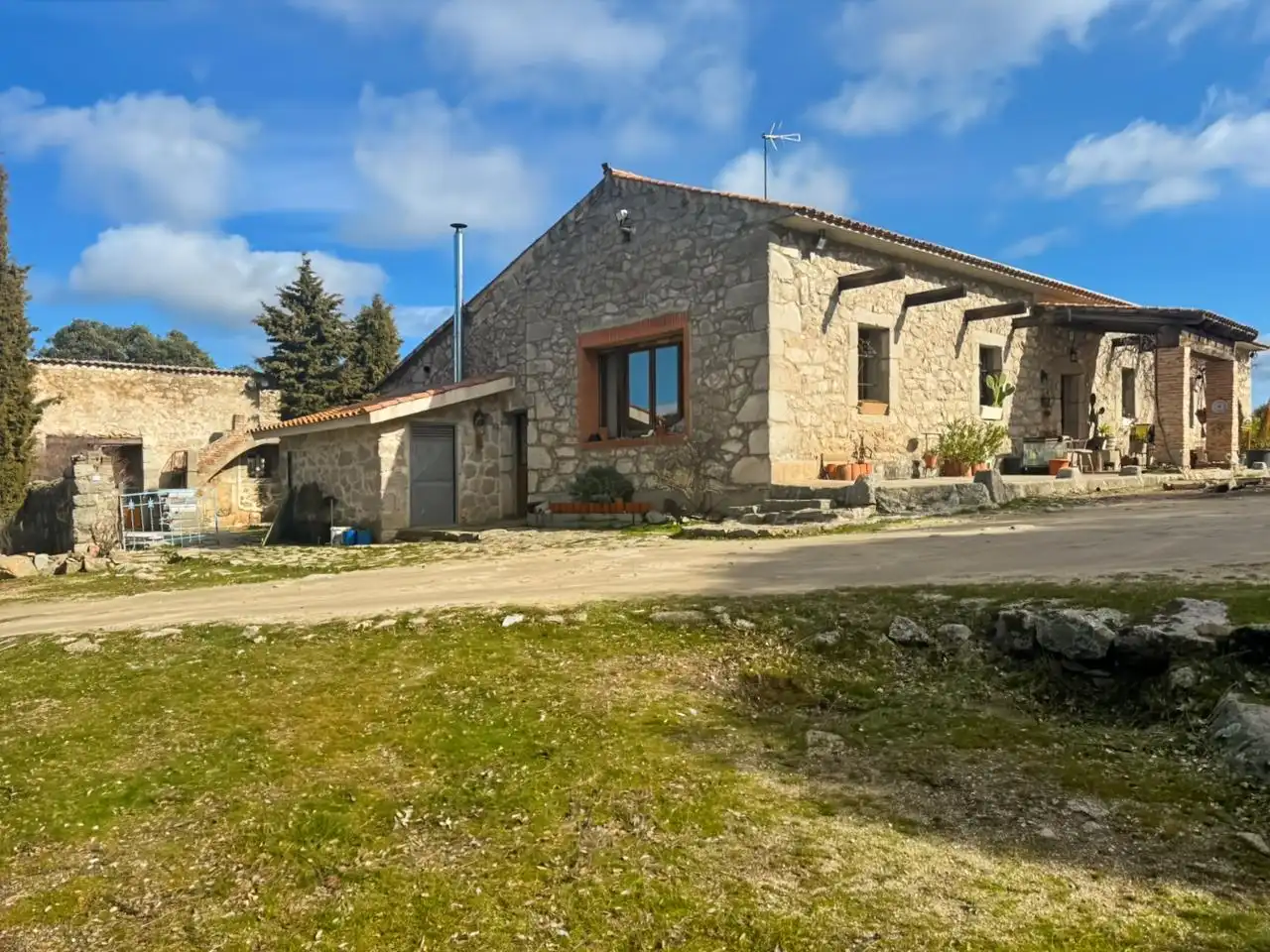 Außenansicht von Country house zum Verkauf in Colmenarejo mit Privatgarten