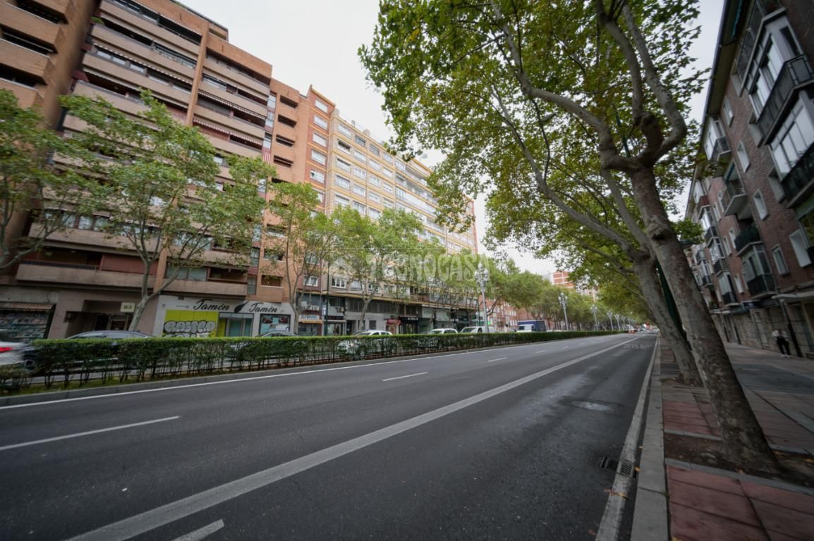 Exterior view of Flat for sale in Valladolid Capital  with Heating and Parquet flooring