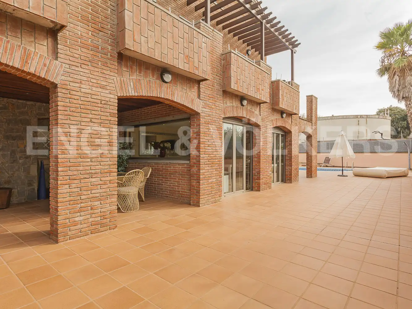 Terrassa de Casa o xalet en venda en Viladecavalls amb Aire condicionat, Calefacció i Piscina