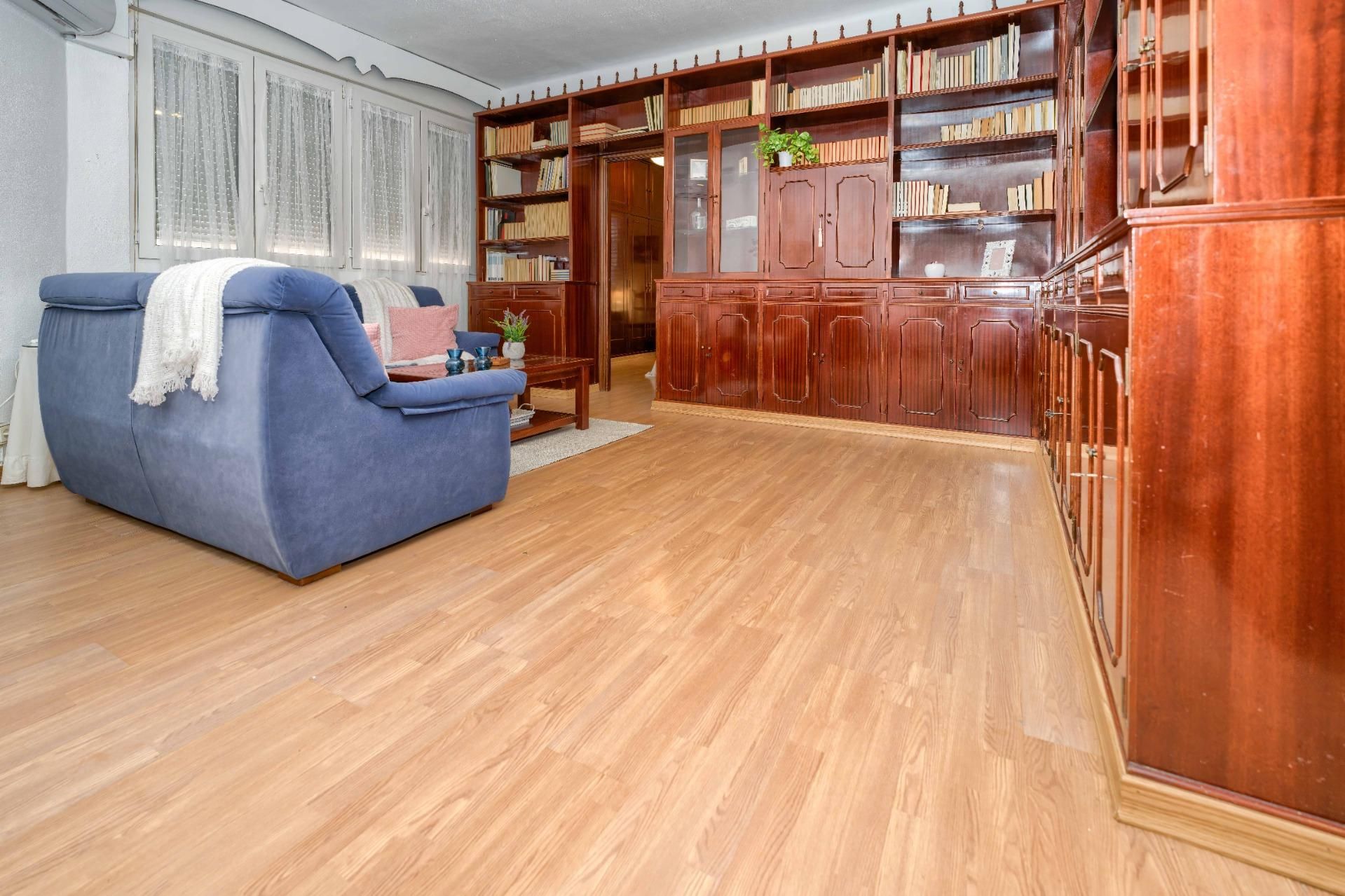 Living room of Flat for sale in  Sevilla Capital