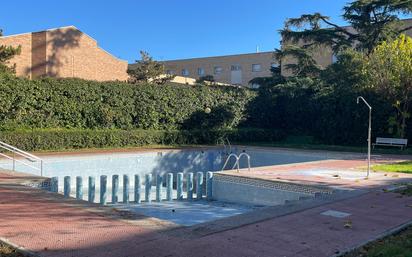 Piscina de Pis en venda en  Zaragoza Capital amb Aire condicionat, Terrassa i Moblat