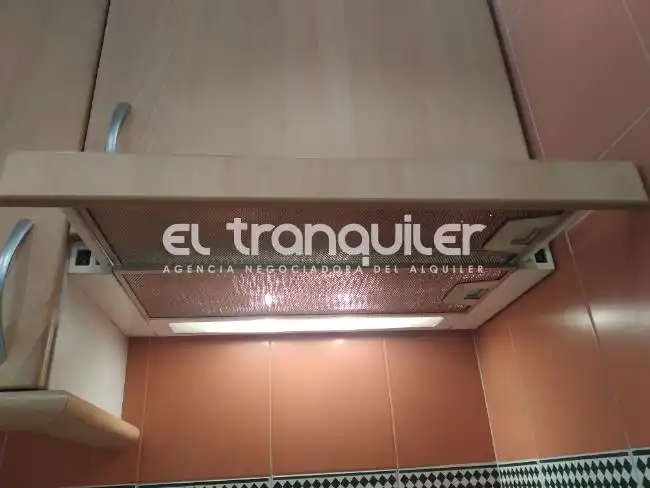 Küche von Wohnung zur Miete in Madrid mit Parkett, Schwimmbad und Möbliert