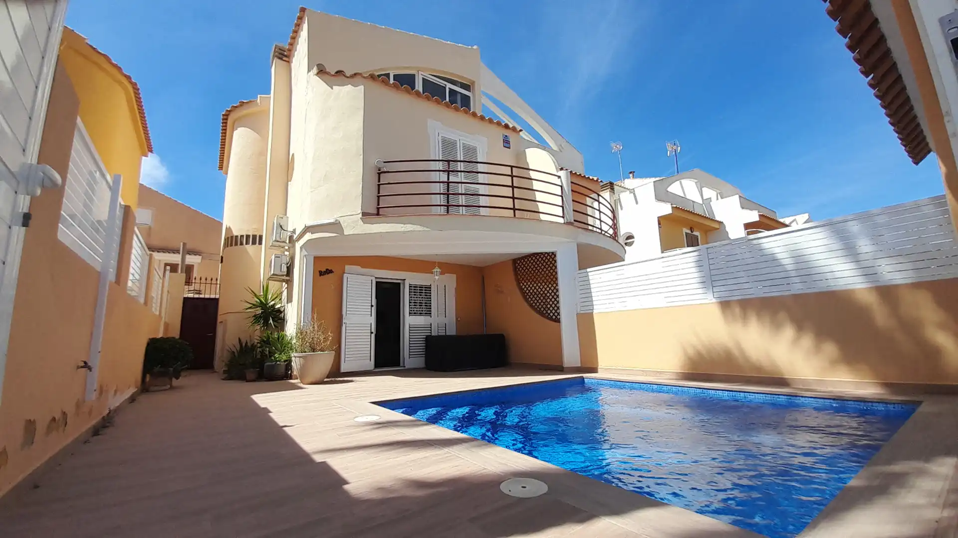 Piscina de Casa o xalet en venda en Mazarrón amb Aire condicionat, Jardí privat i Piscina