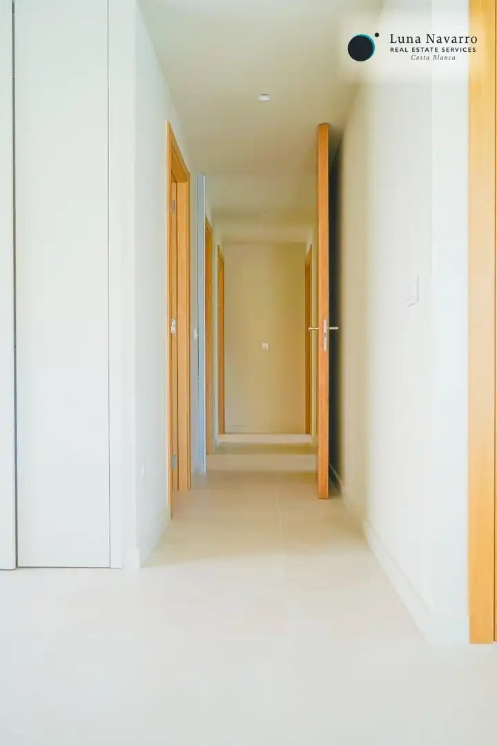 Houses for sale in Carrer Praga, Golf Bahía