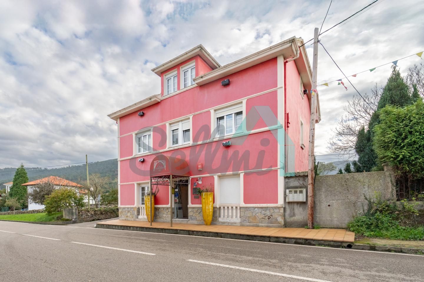 Exterior view of House or chalet for sale in Cudillero  with Heating, Private garden and Parquet flooring