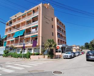 Vista exterior de Àtic en venda en El Vendrell amb Aire condicionat, Calefacció i Jardí privat