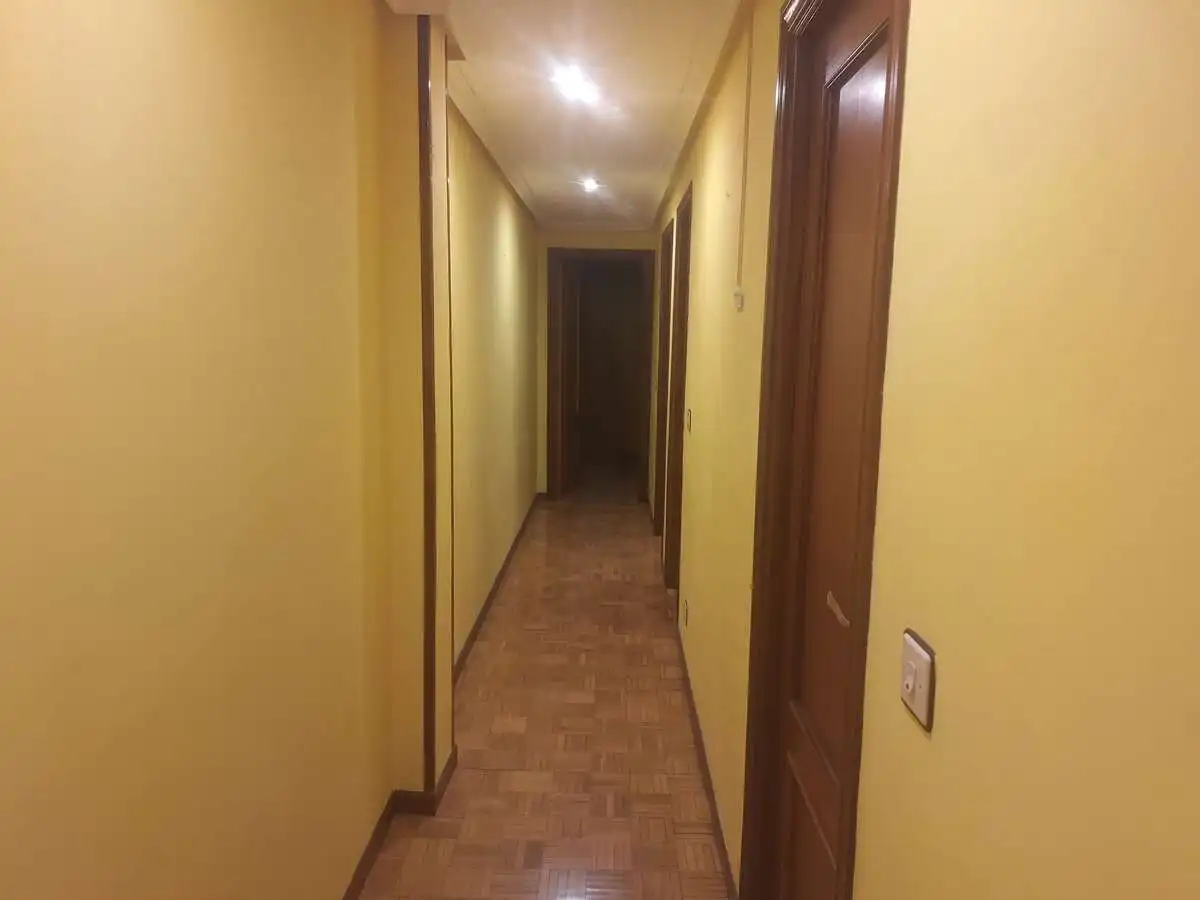 Piso en venta en León Capital  con Calefacción, Terraza y Trastero