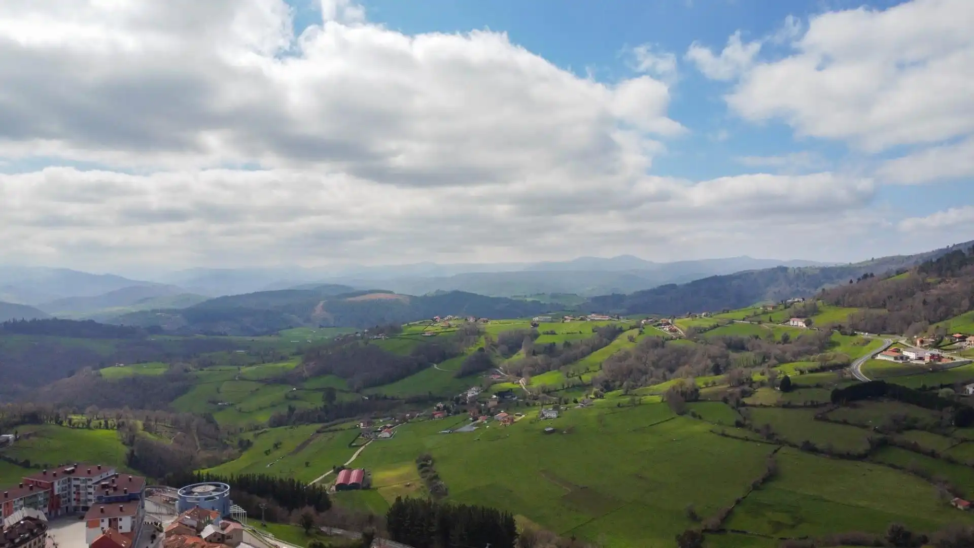 Casa adosada en venta en CIMADEVILLA, 28, Tineo