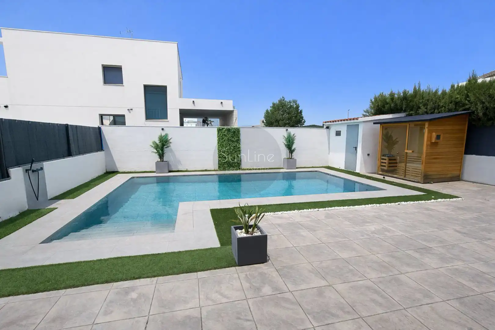 Swimming pool of Houses for sale in La Pobla de Vallbona  with Air Conditioner, Private garden and Terrace