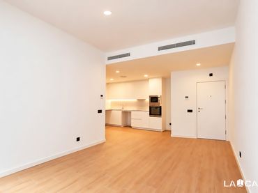 Bajo con piscina en venta en Carrer de Barcelona