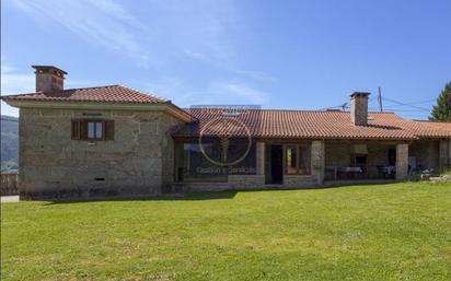 Vista exterior de Finca rústica en venda en Tui amb Calefacció, Jardí privat i Terrassa