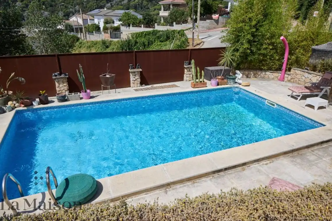 Piscina de Casa o xalet en venda en Dosrius amb Calefacció, Jardí privat i Parquet
