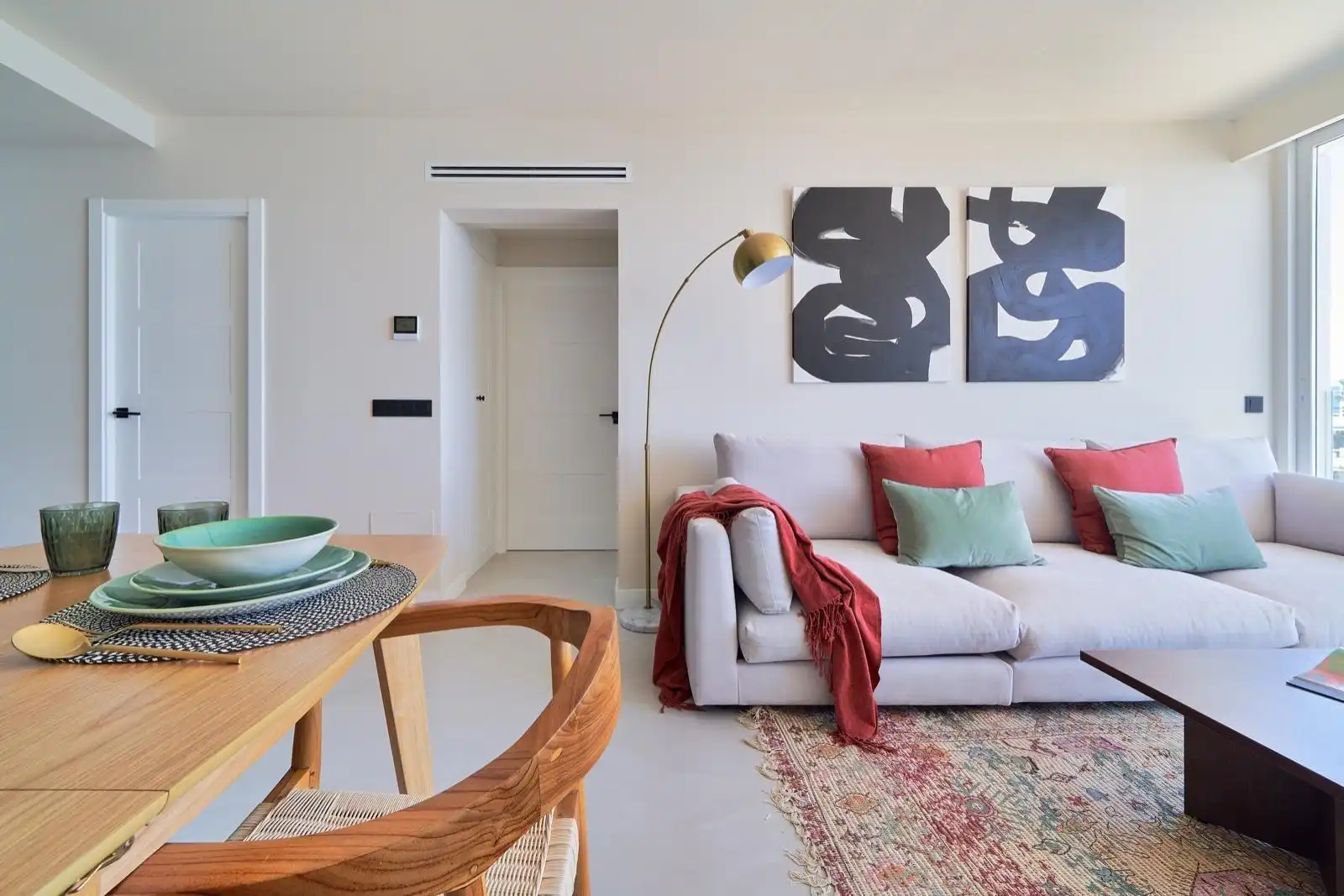 Sala d'estar de Apartament de lloguer en Benalmádena amb Aire condicionat, Terrassa i Moblat