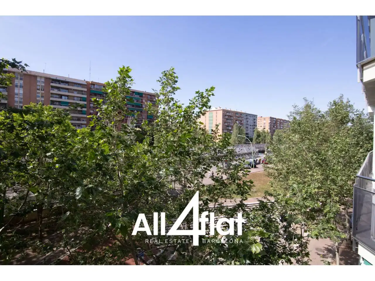 Vista exterior de Piso de alquiler en Barcelona con Calefacción, Amueblado y Balcón