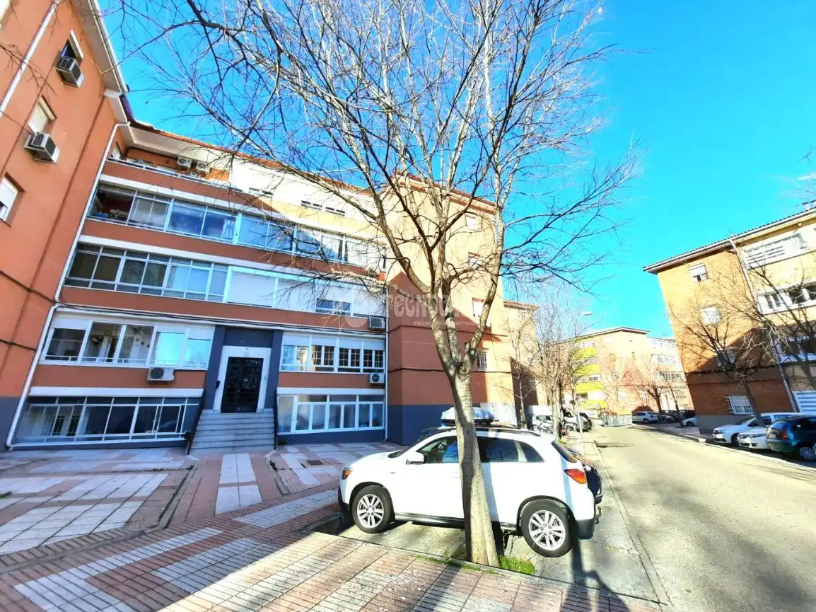 Vista exterior de Pis en venda en Madrid