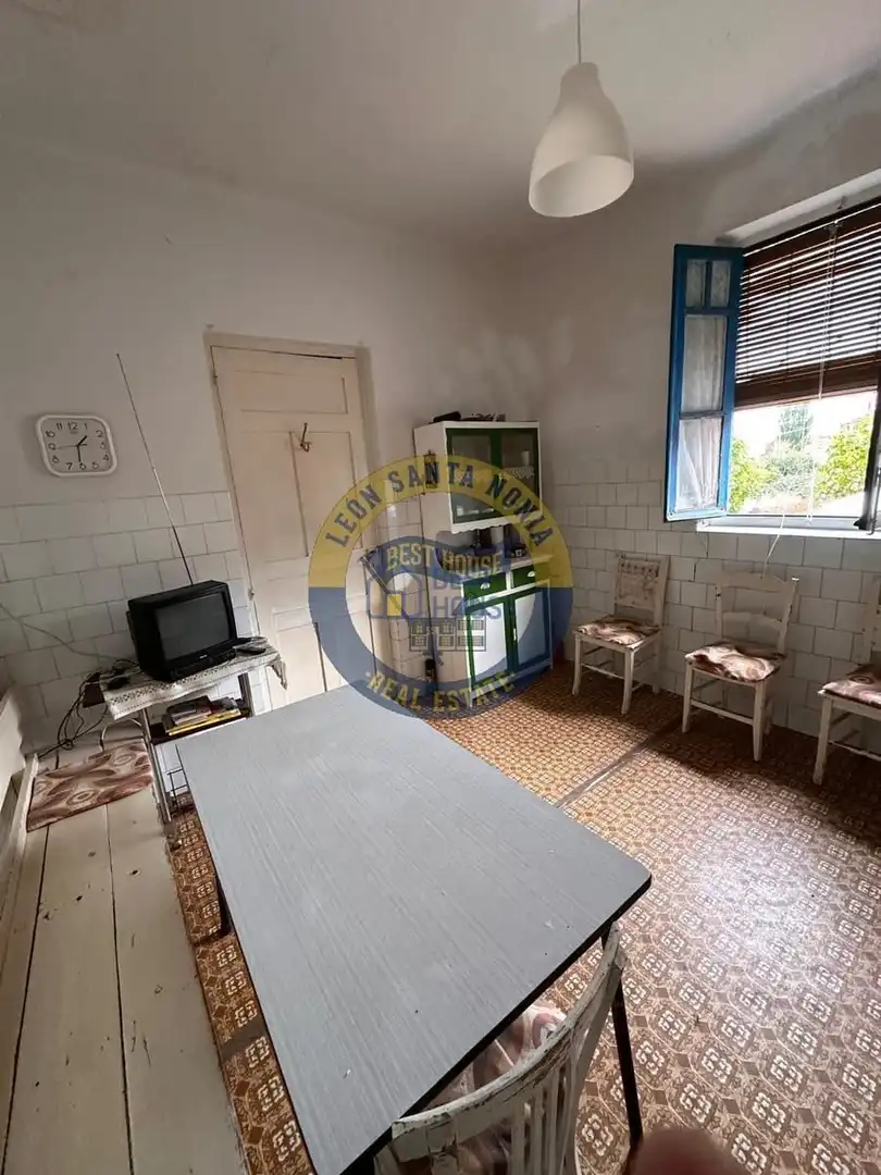 Cocina de Casa o chalet en venta en León Capital  con Jardín privado