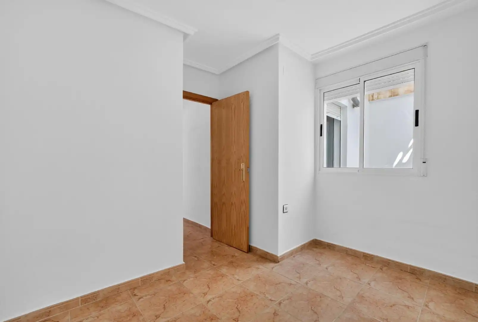 Casa aparellada amb piscina en venda a Zona Carrefour - Urbanizaciones, imagen 20