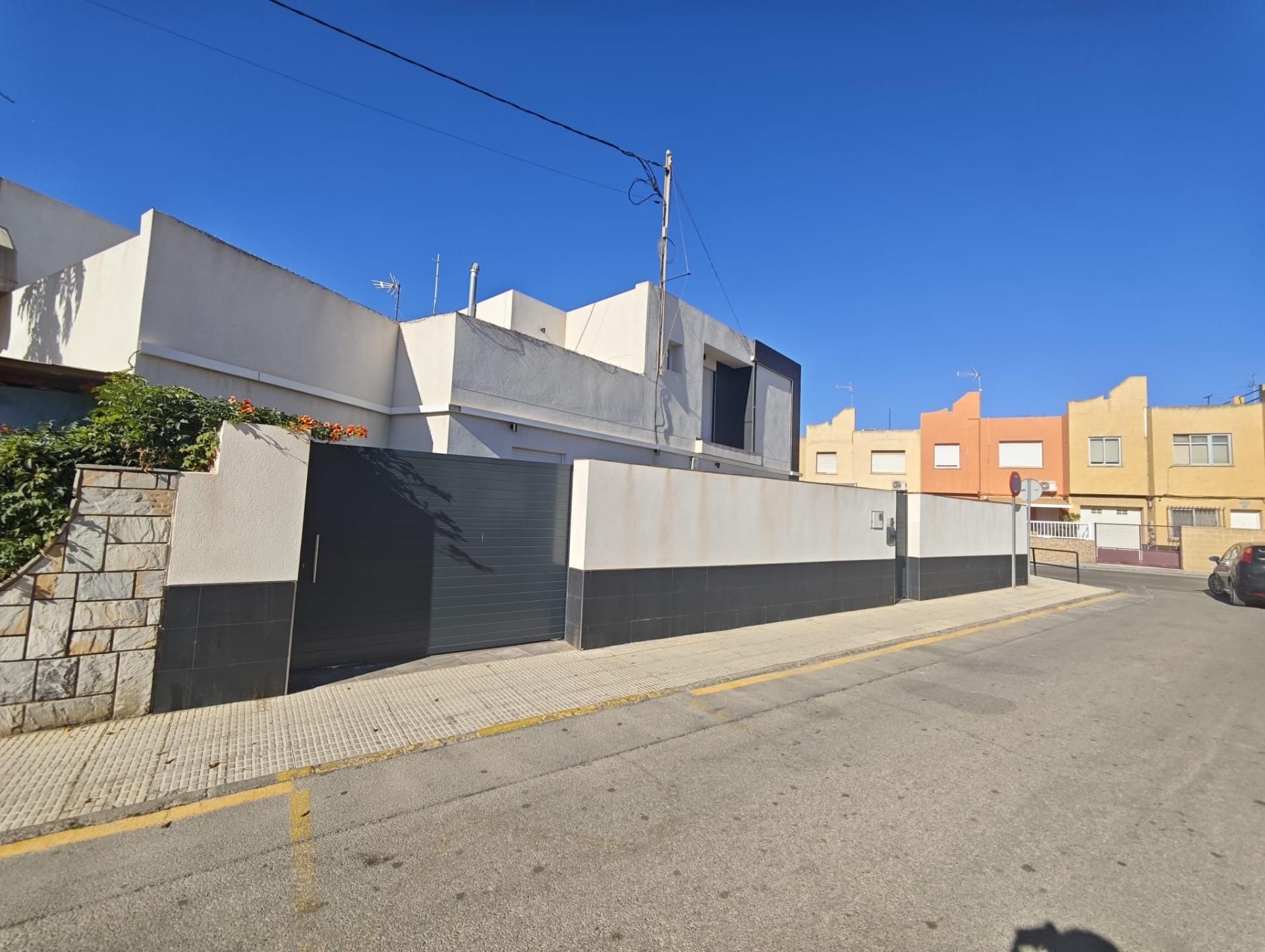Vista exterior de Casa o xalet en venda en Cartagena amb Aire condicionat