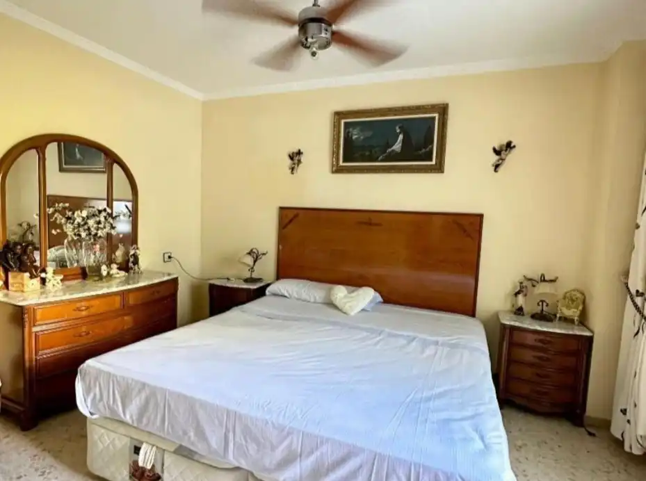Habitación de Piso en venta en Torremolinos con Aire acondicionado, Terraza y Piscina comunitaria