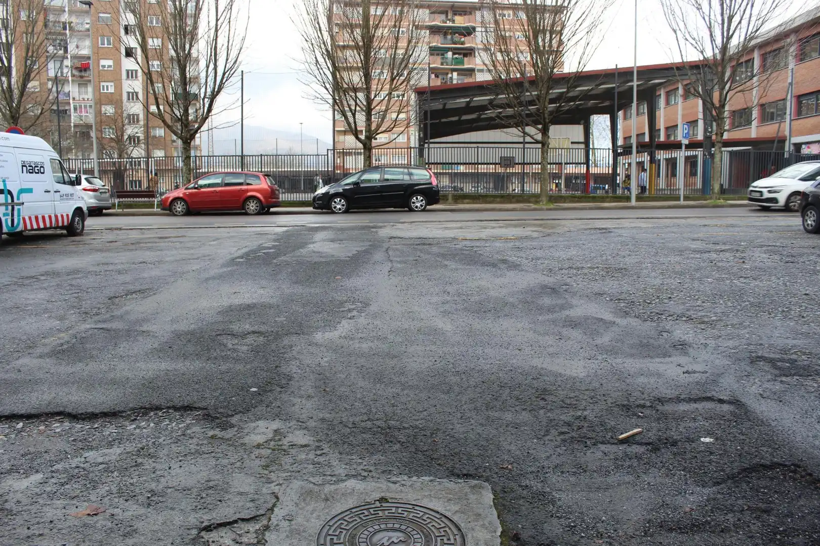 Außenansicht von Fabrikhallen zum Verkauf in Irun 