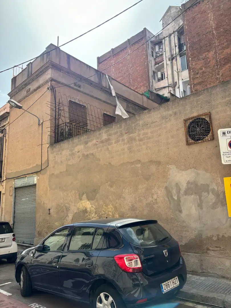 Vista exterior de Casa o xalet en venda en Barcelona