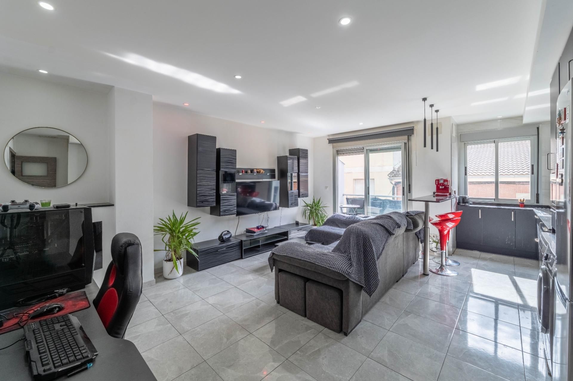 Living room of Flat for sale in Atarfe  with Air Conditioner, Heating and Storage room