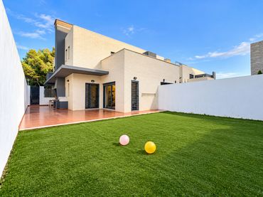 Casa aparellada amb balcó en venda a Olimar - Carambolo - Atalaya de Levante