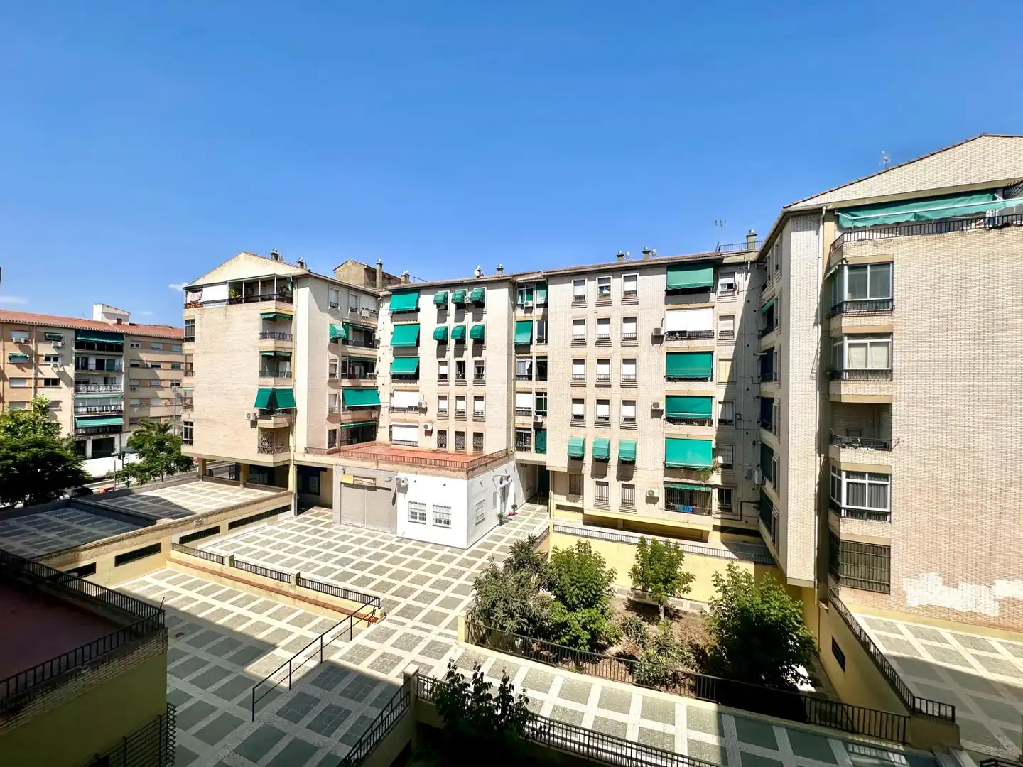 Exterior view of Flat for rent in Granada  with Air Conditioner, Heating and Terrace