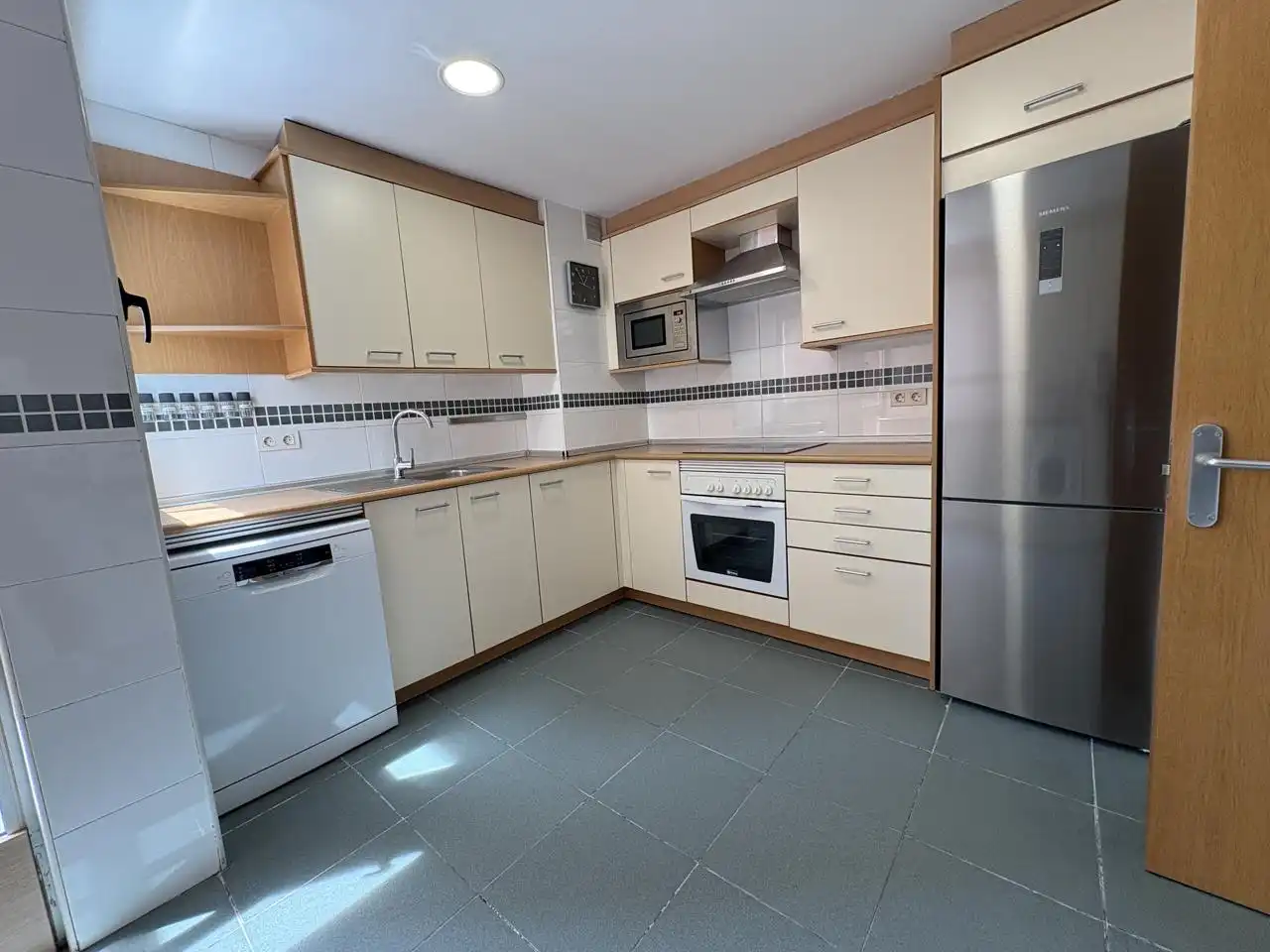 Cocina de Piso en venta en Madrid con Calefacción, Terraza y Trastero