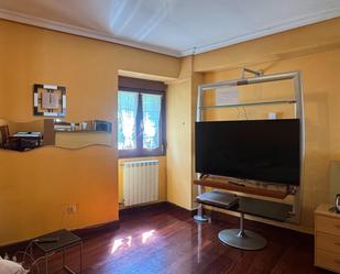 Sala d'estar de Pis en venda en Amezketa amb Calefacció i Balcó