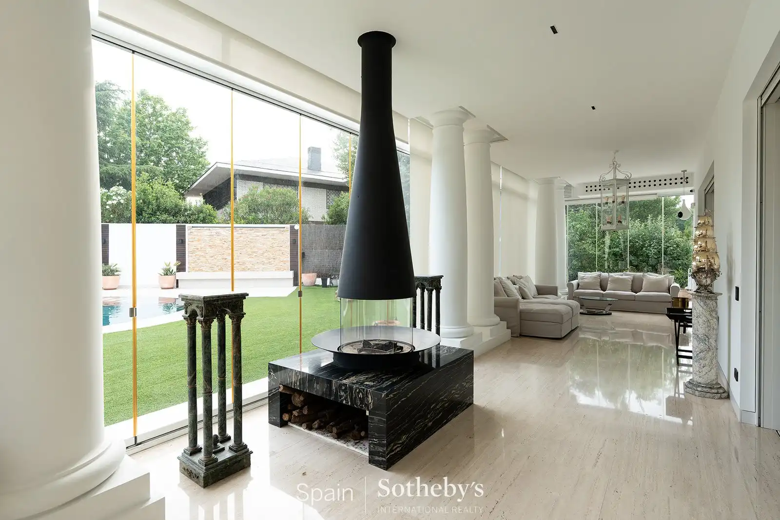 Sala de estar de Casa o chalet en venta en Pozuelo de Alarcón con Aire acondicionado, Jardín privado y Terraza