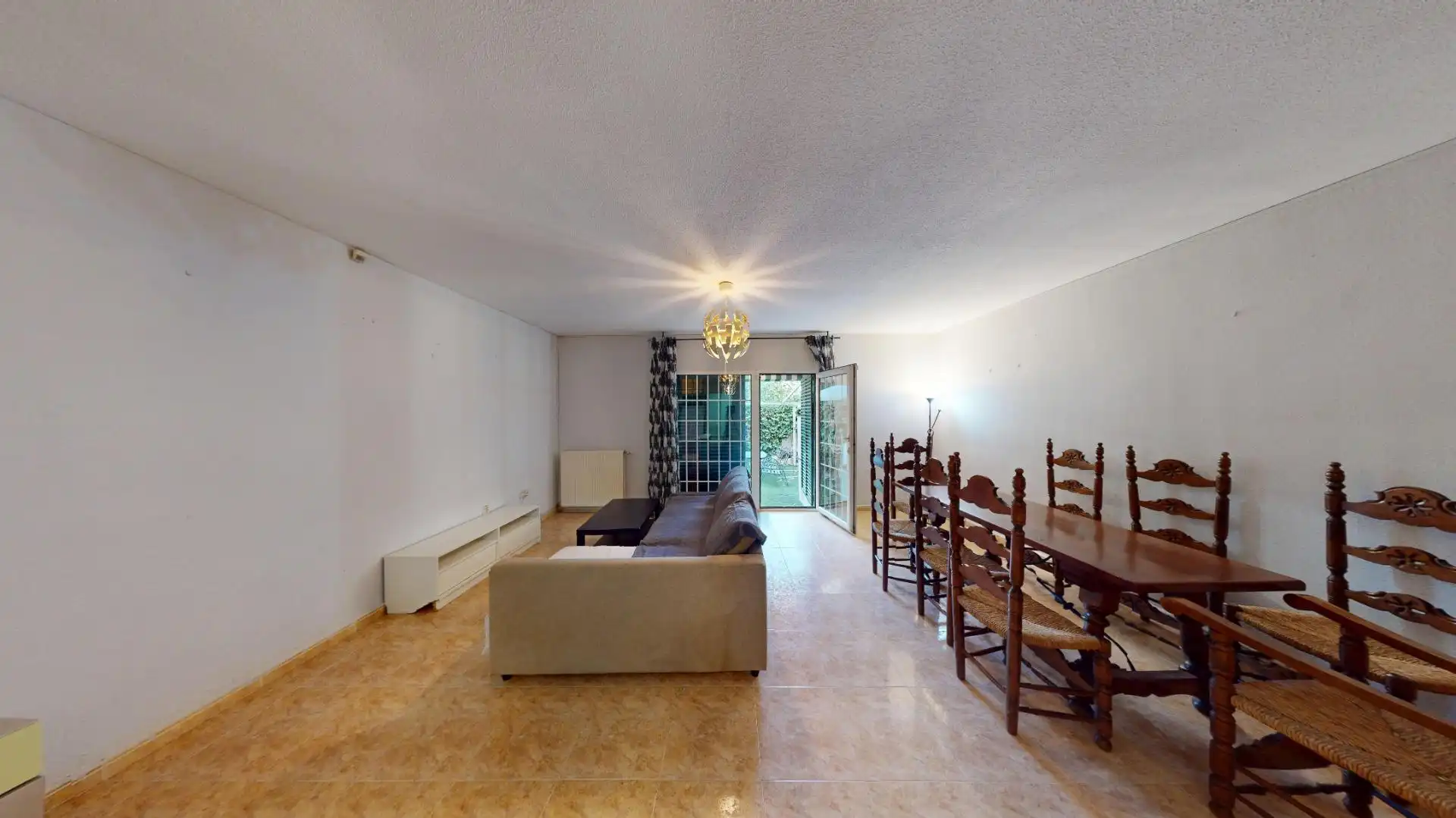 Sala de estar de Casa adosada en venta en El Molar (Madrid) con Calefacción, Jardín privado y Terraza