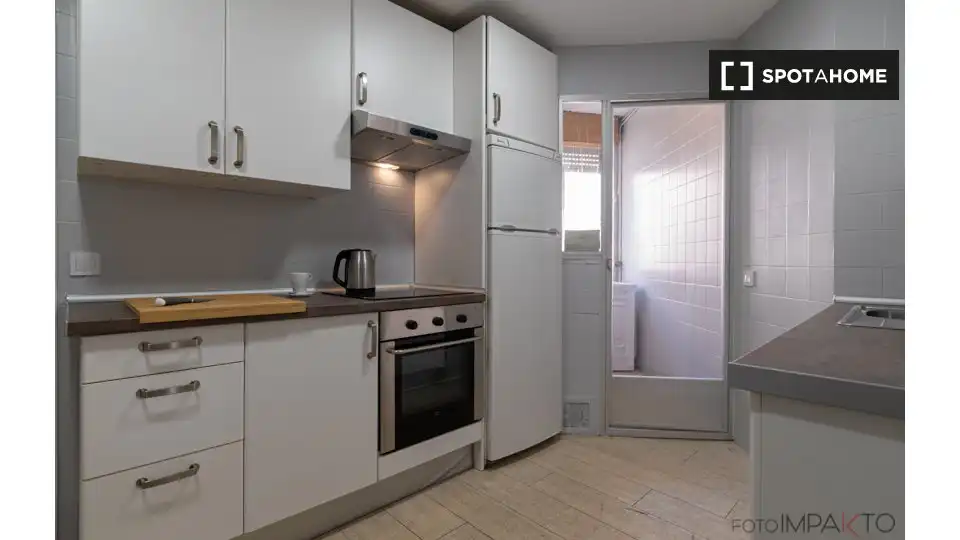 Room in Almenara -Ventilla
