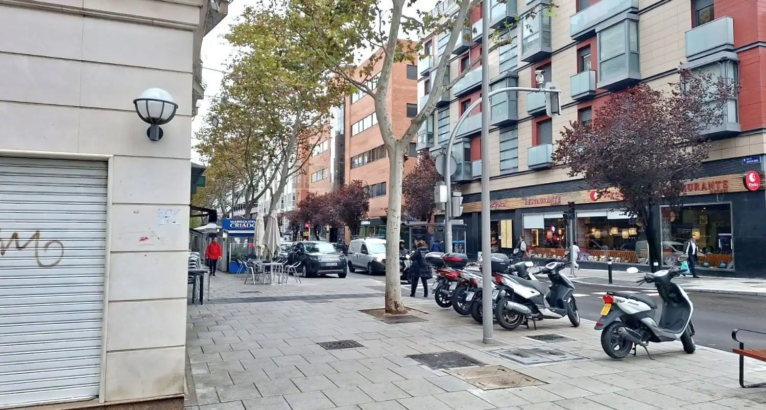 Vista exterior de Local en venta en  Madrid Capital