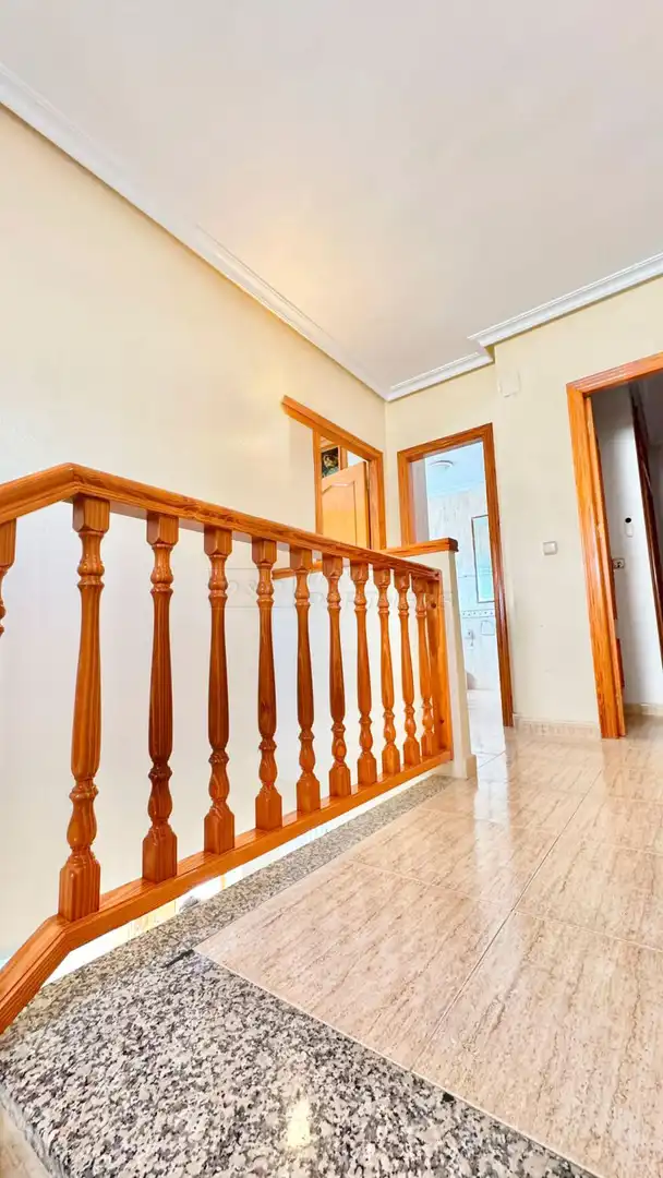 Casa adosada en venda en Orihuela amb Jardí privat, Terrassa i Piscina comunitària